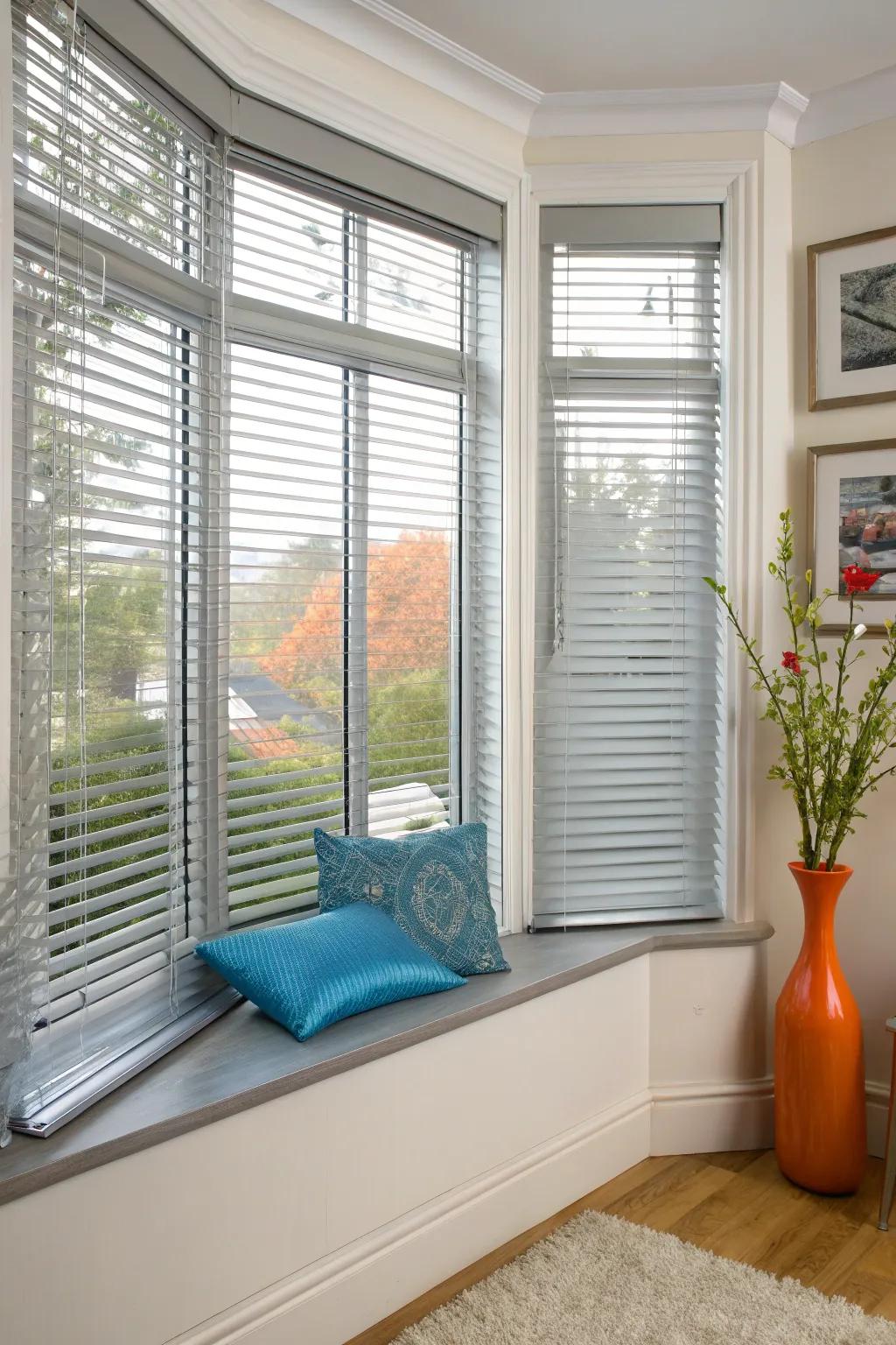 Keep it chic and durable with stylish aluminum blinds. 💡 #AluminumBlinds #ModernDesign