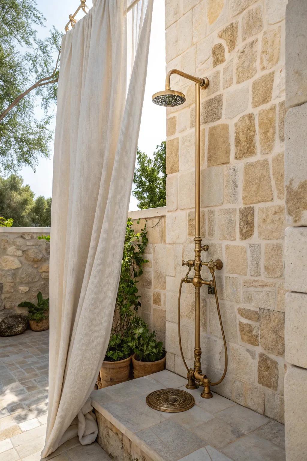 ✨ Infuse your bathroom with vintage charm using brass faucets that offer timeless elegance. #VintageVibes #BathroomCharm