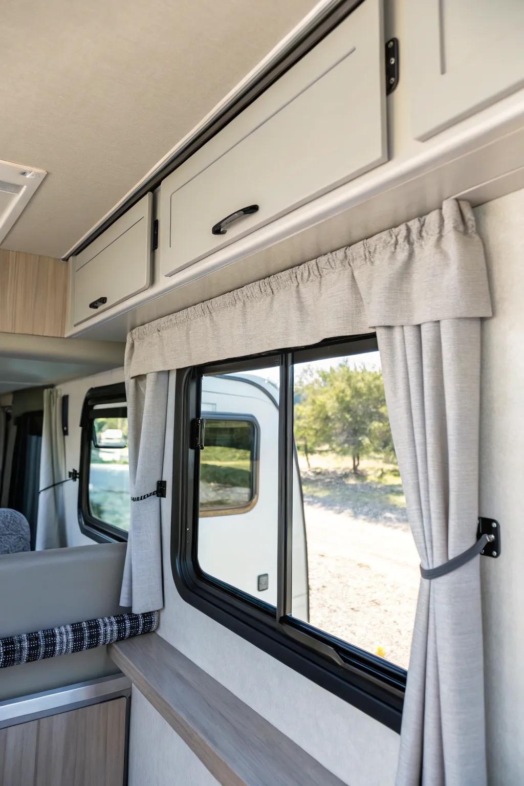 Embrace minimalism with sleek, simple valances for a modern RV look. #MinimalistDecor #CleanLines