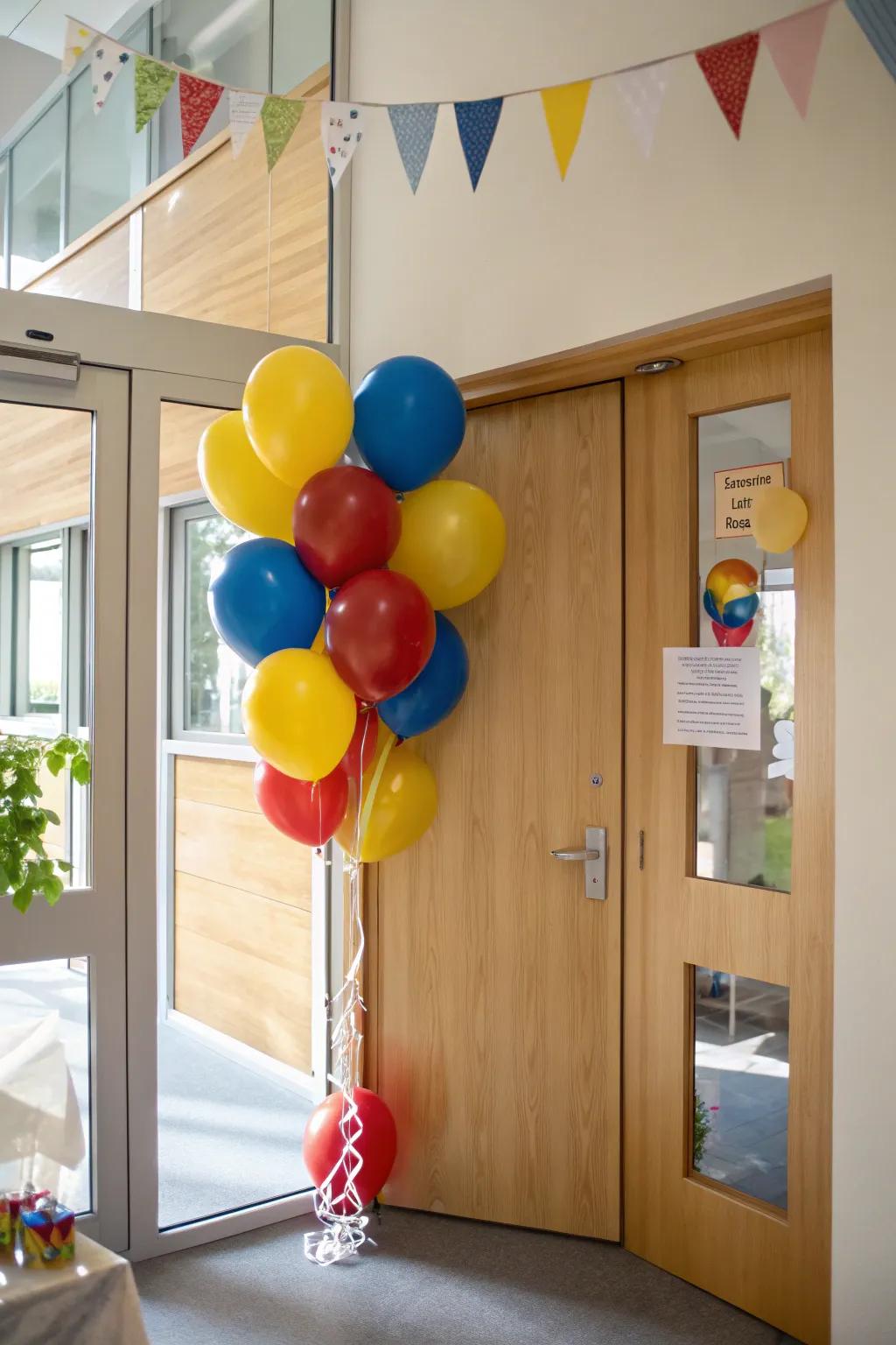 Celebrate every day with this balloon-filled door! 🎈🎉 #PartyTime #JoyfulSpaces