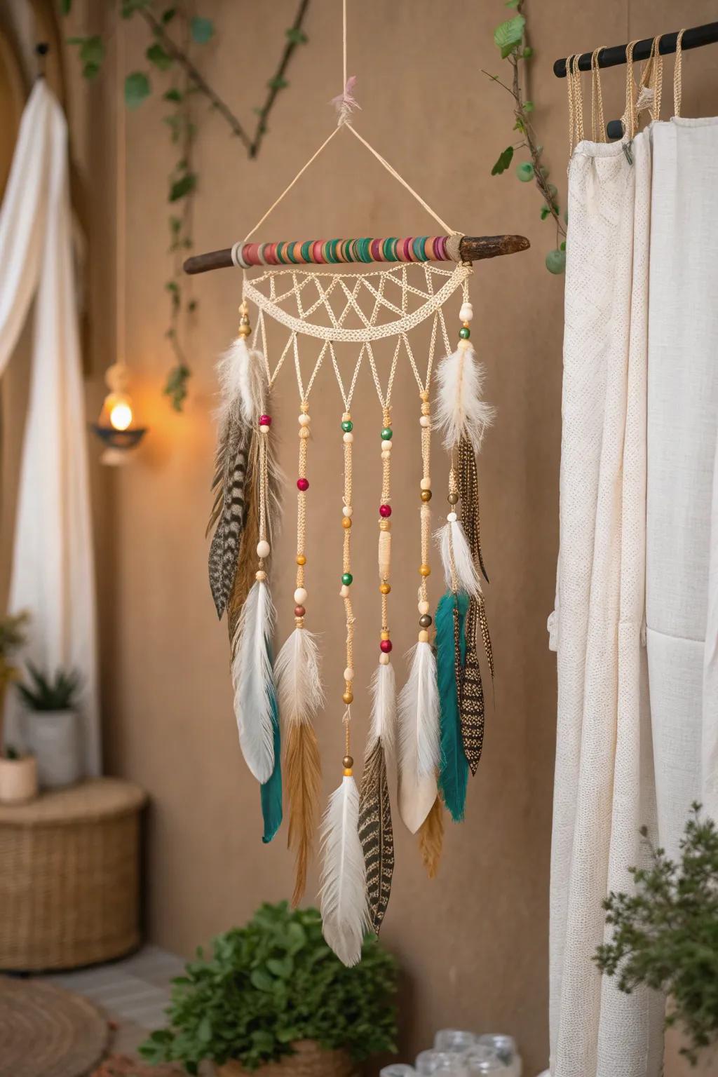 Add a boho touch to your home with a versatile feather wall hanging.