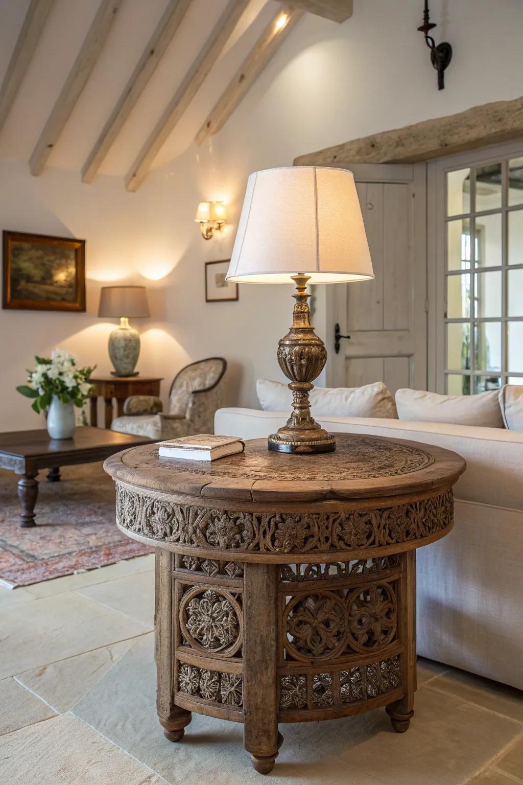 Create a harmonious blend of old-world charm and modern comfort for a unique cottage vibe.