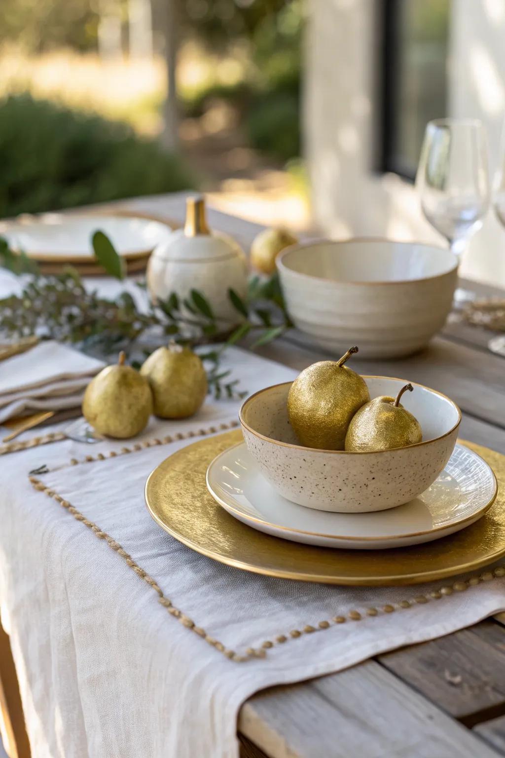 Unexpected gold elements bring charm and intrigue to your table setting. 🍏 #DecorInspiration #GoldTouches